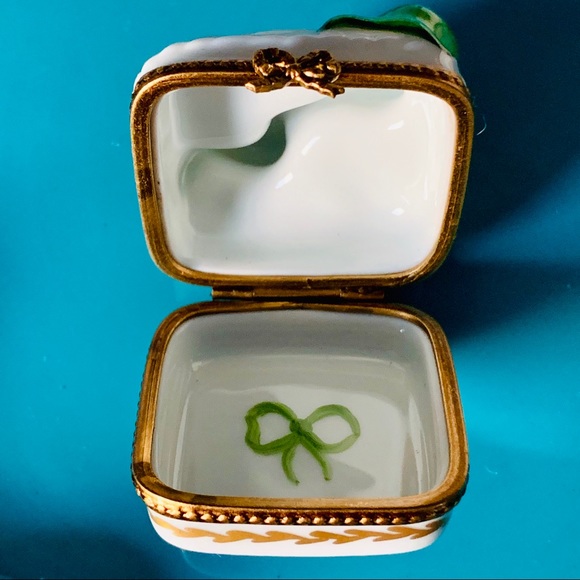 Limoges Gift Box with Bow Trinket/Jewelry Box - Picture 3 of 6